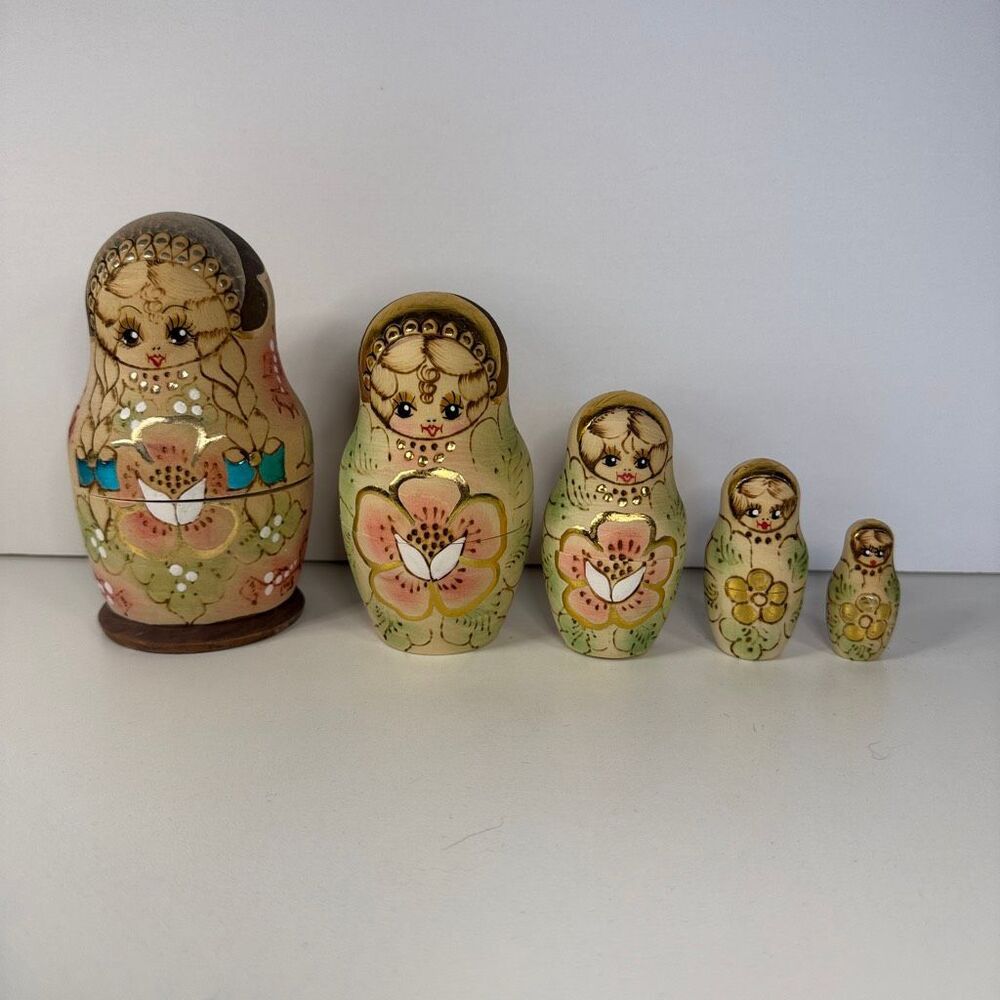 Vintage Hand-Painted Russian Matryoshka Nesting Dolls - 5-Piece Floral Set